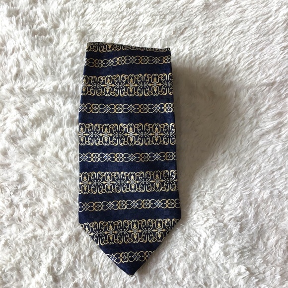 Club Room Men Necktie Navy Silk Ornate Gold Design Medallion Classic Career - Picture 1 of 4